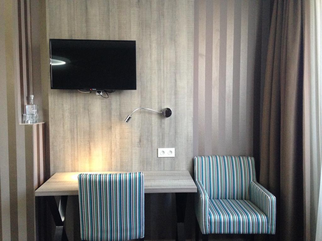 Hotel Mille Colonnes Louvain Cameră foto