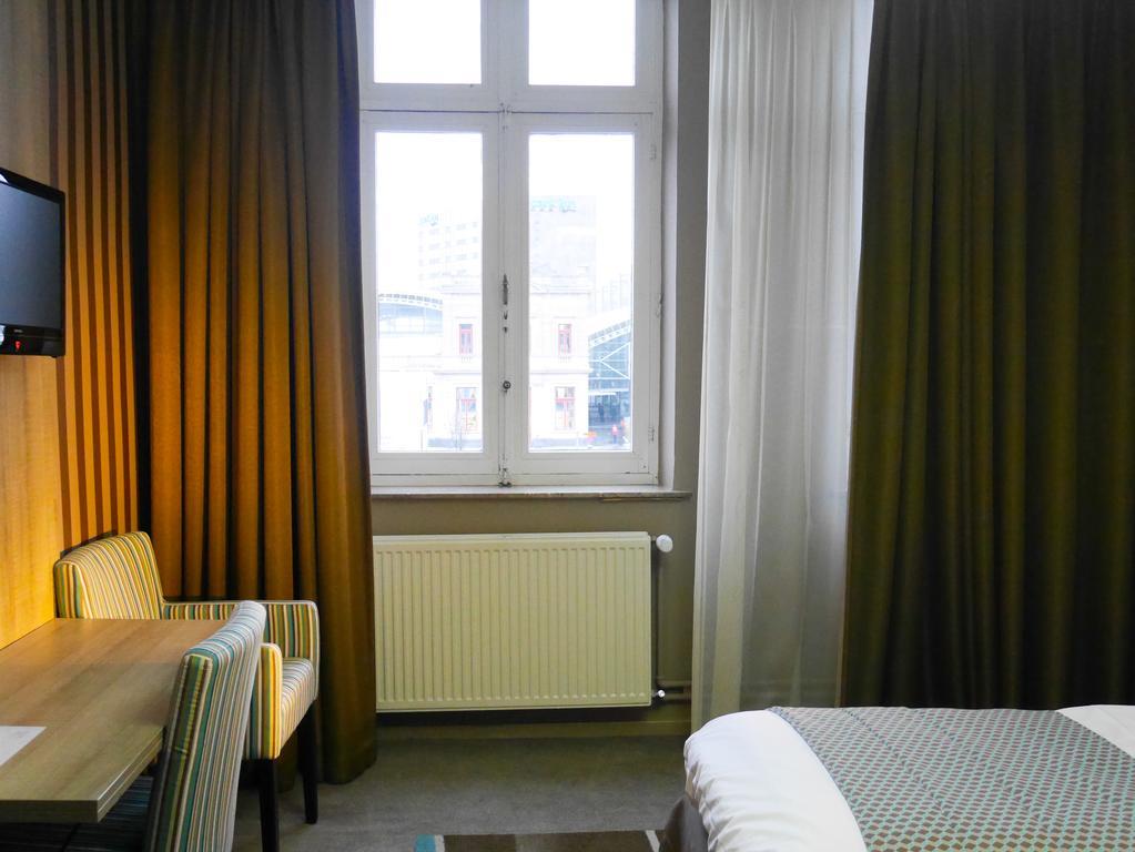 Hotel Mille Colonnes Louvain Exterior foto