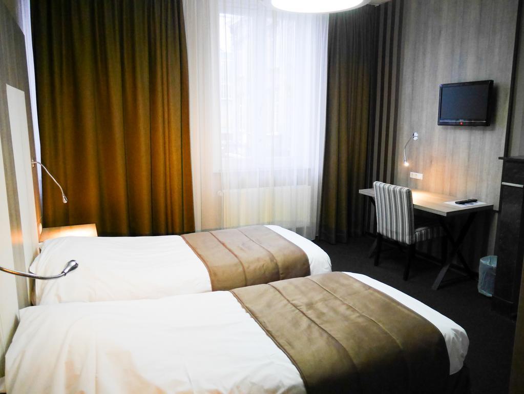 Hotel Mille Colonnes Louvain Exterior foto
